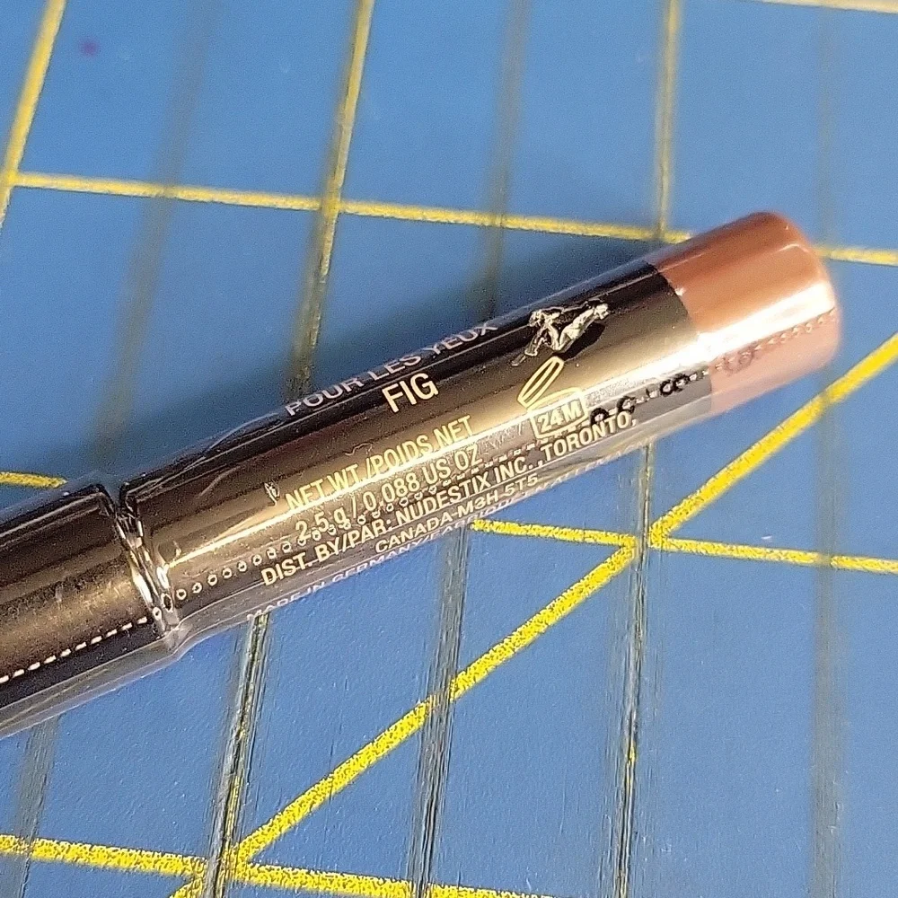 Nudestix Magnetic Matte Eye Color in Fig 2.5g New Sealed Tube 2.5g